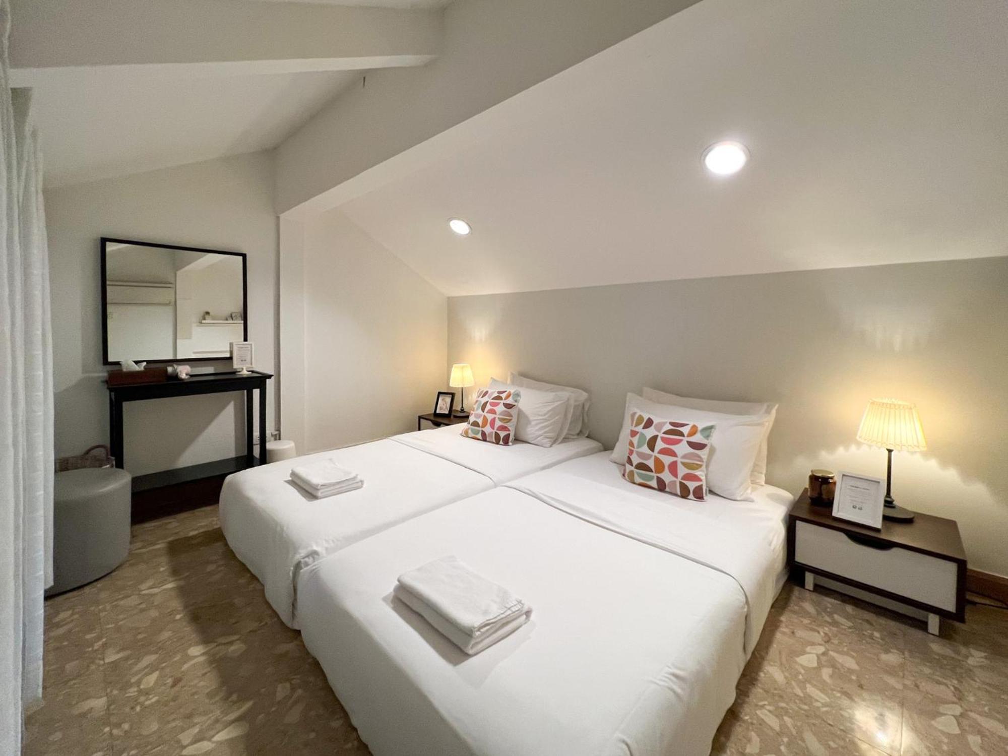 Neveu Premier Residence : Ratchada Bangkok Exterior photo