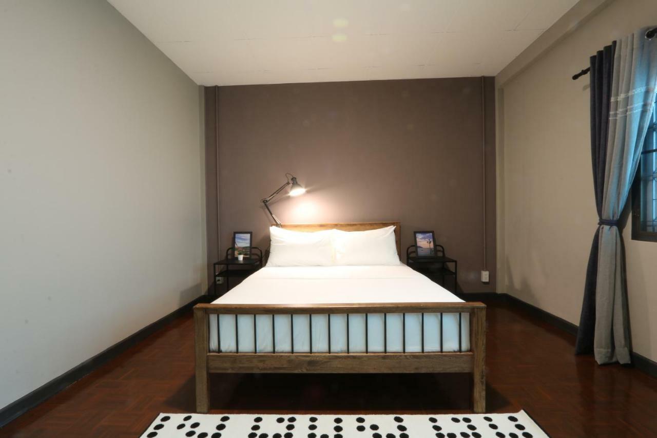 Neveu Premier Residence : Ratchada Bangkok Exterior photo